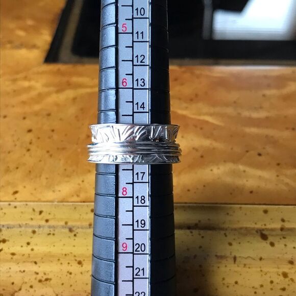 Sterling Silver Spinning Band Ring - Picture 7 of 7